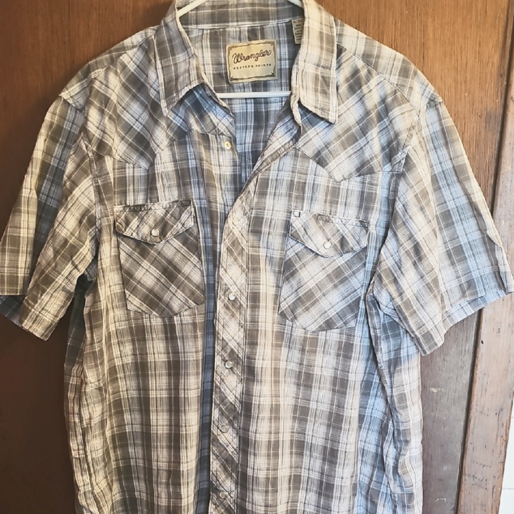 Wrangler Men's Gray Plaid Shirt